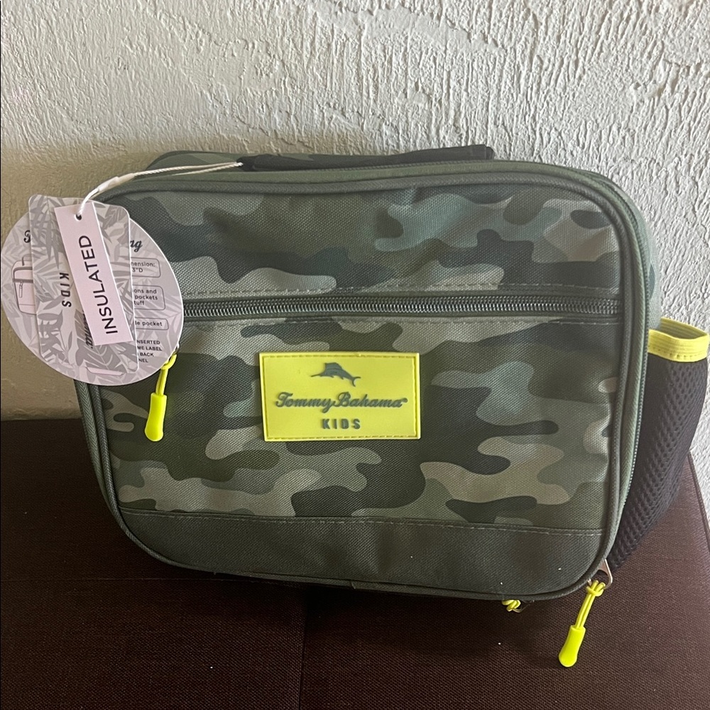 # 0742 +Tommy Bahama Kids Green Camouflage Insulated Bag - Picture 1 of 11